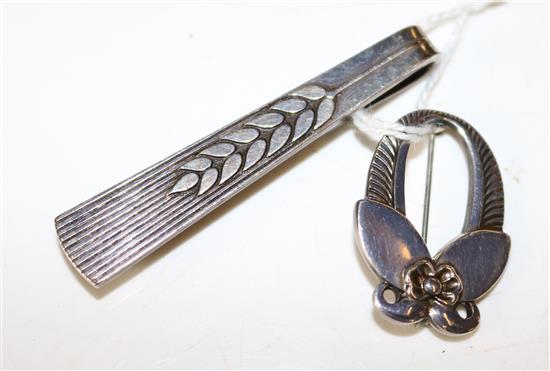 A Georg Jensen Danish sterling silver Cactus brooch by Gundolph Albertus, no 277 and a Wheat tie clip bar, no. 78,